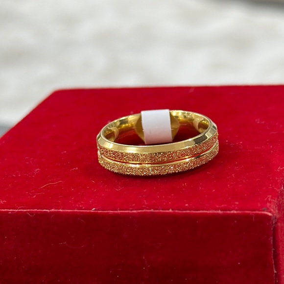 Men Ring size 8 - Picture 1 of 4